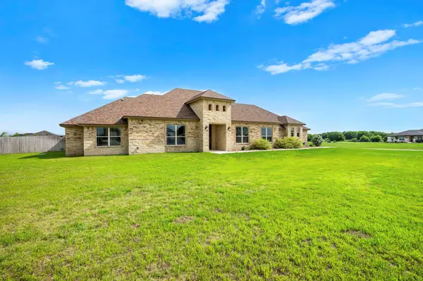 930 Inka RD, Salado, TX 76571