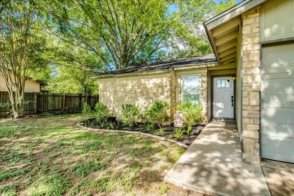 308 Bonita Vista DR, Buda, TX 78610
