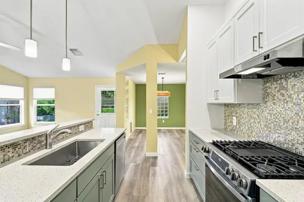 196 Prairie Springs LOOP, Georgetown, TX 78626