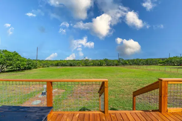 160 Indian TRL, Lockhart, TX 78644