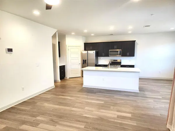 1041 Winnsboro LOOP, Round Rock, TX 78664