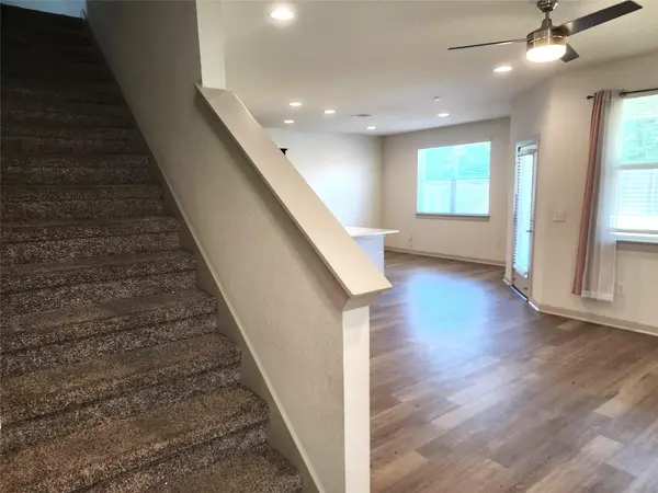 1041 Winnsboro LOOP, Round Rock, TX 78664
