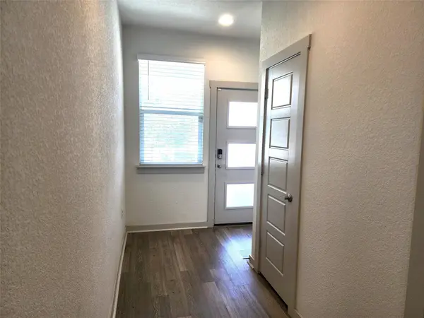 1041 Winnsboro LOOP, Round Rock, TX 78664