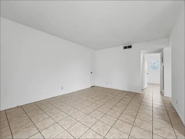 3427 WILLOWRUN DR #D, Austin, TX 78704