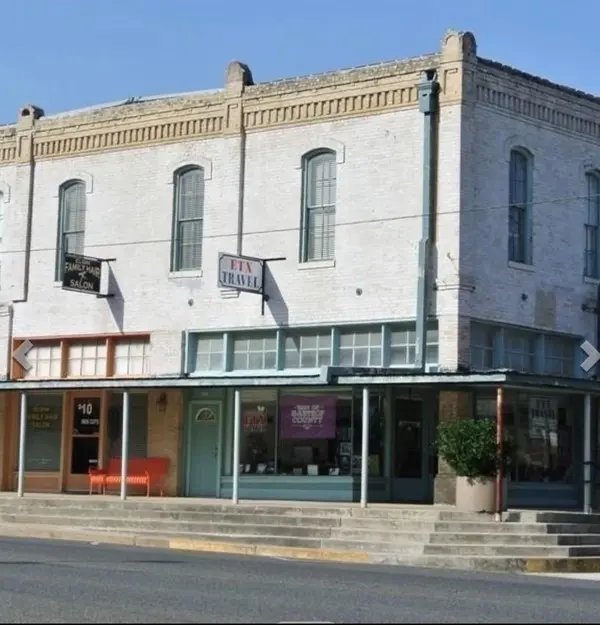 2 Depot SQ #C, Elgin, TX 78621