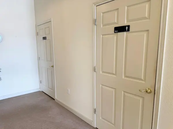 2 Depot SQ #C, Elgin, TX 78621