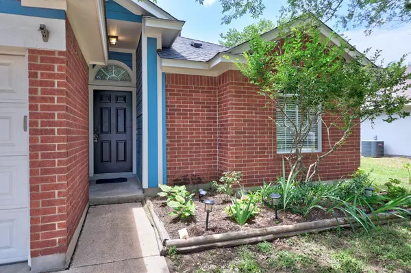 803 Sparkling Brook LN, Leander, TX 78641