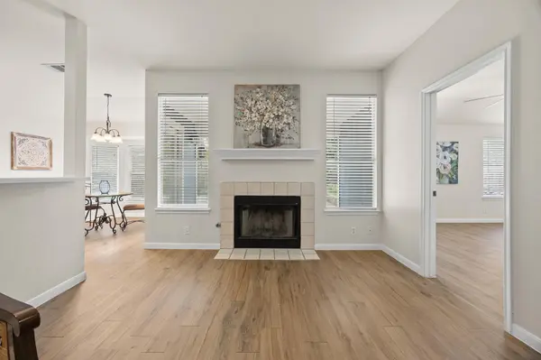 803 Sparkling Brook LN, Leander, TX 78641