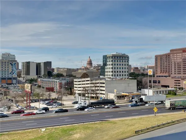 800 Embassy DR #323, Austin, TX 78702