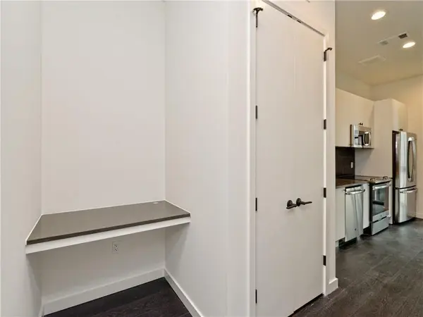 800 Embassy DR #323, Austin, TX 78702
