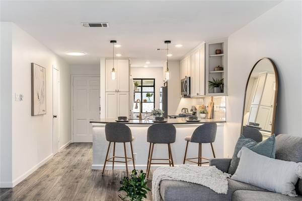 2215 Post RD #2084, Austin, TX 78704