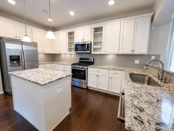 604 Vista Gardens DR, Buda, TX 78610