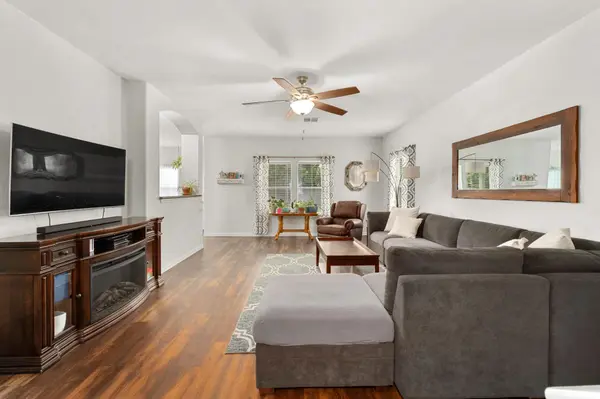 1107 Concan DR, Hutto, TX 78634