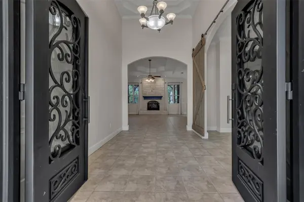 140 Oak Plaza DR, Georgetown, TX 78628