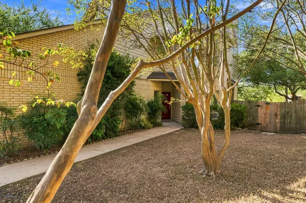 5711 Taylor Draper CV #B, Austin, TX 78759