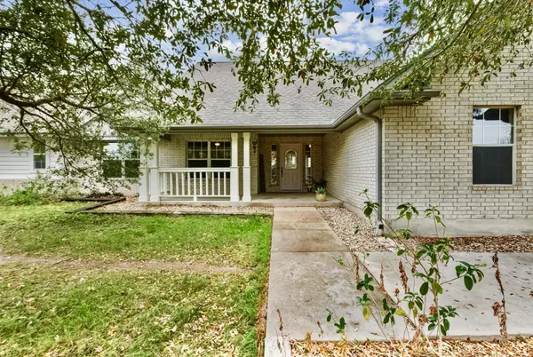 20808 Sandy Brown LN, Webberville, TX 78621