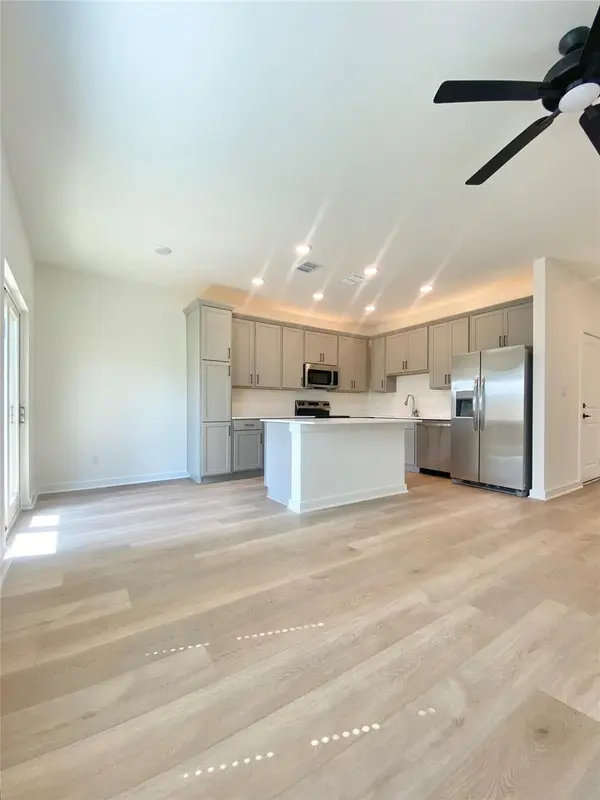 700 Horseshoe DR #101, Leander, TX 78641