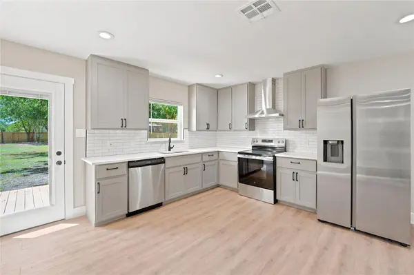 125 Discovery LN, San Marcos, TX 78666