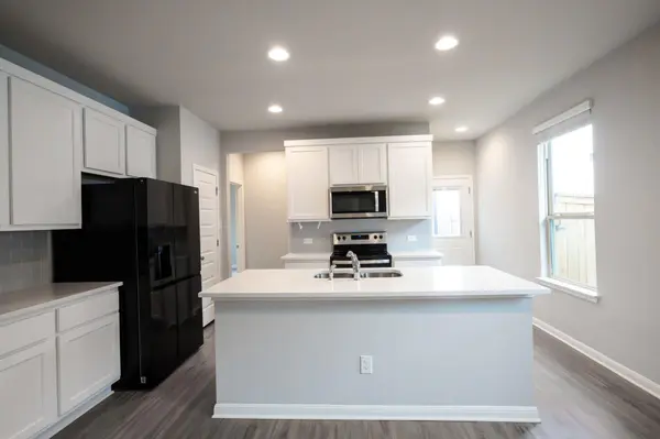 208 Kellys Heroes WAY, Jarrell, TX 76537