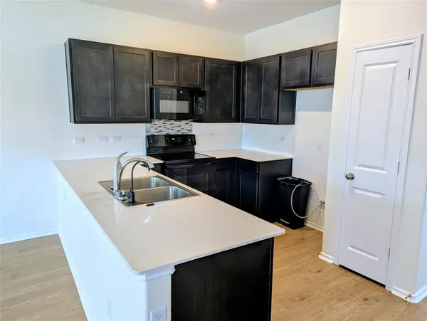 1112 Minnow LN, Bastrop, TX 78602