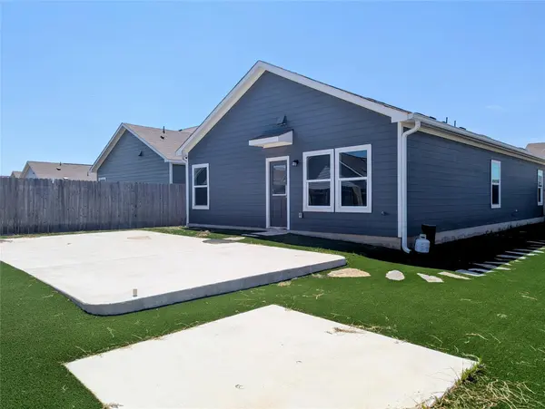 1112 Minnow LN, Bastrop, TX 78602