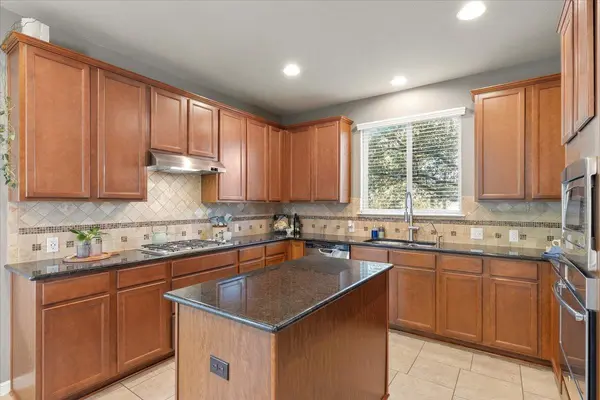 561 Stone View TRL, Austin, TX 78737
