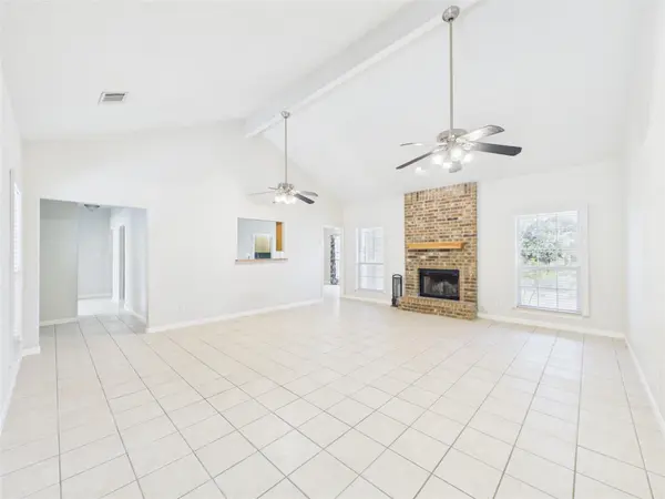 108 Deer Ridge DR, La Vernia, TX 78121