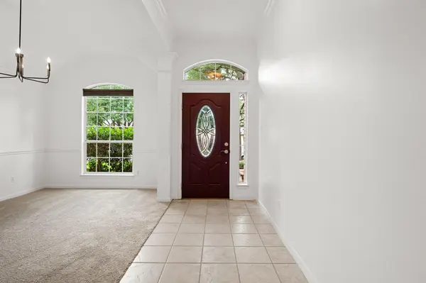 9201 La Siesta BND, Austin, TX 78749