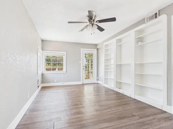 404 W 51st ST #B, Austin, TX 78751
