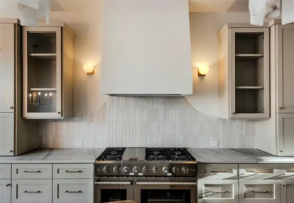 301 Onion Creek LN, Driftwood, TX 78619