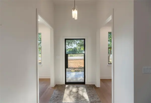 301 Onion Creek LN, Driftwood, TX 78619