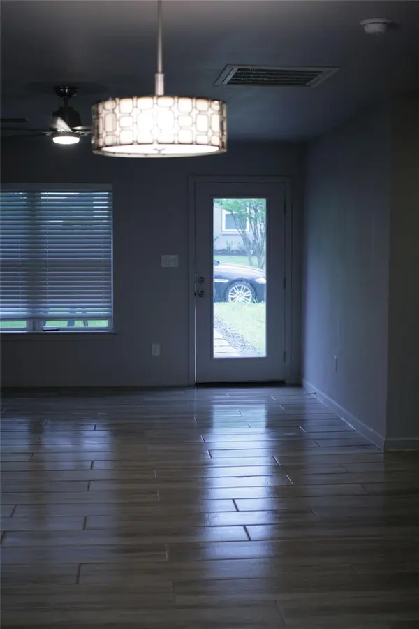 1413 Broadmoor DR, Austin, TX 78723