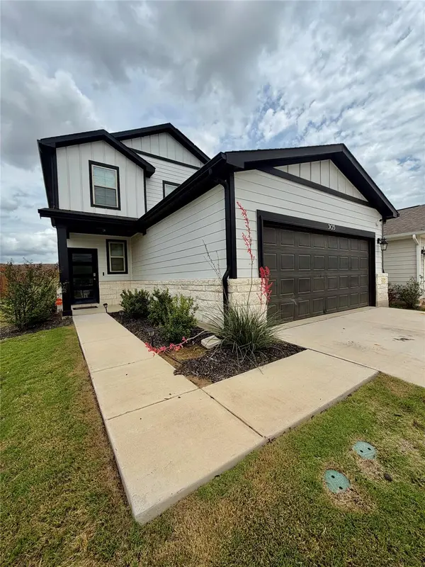 305 Tolo DR, Elgin, TX 78621