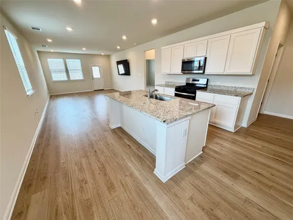 305 Tolo DR, Elgin, TX 78621