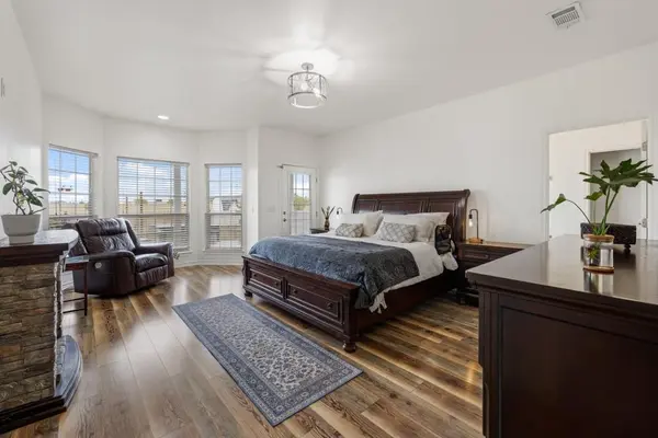 100 Little El Paso RD, Martindale, TX 78655