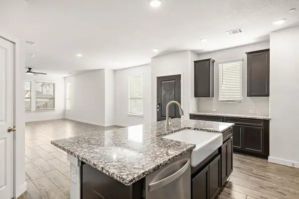 2500 FOREST CREEK DR #201, Round Rock, TX 78664