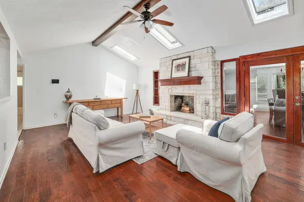 602 Meadowbrook DR, Georgetown, TX 78628