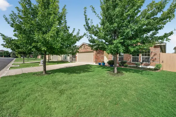 351 Foster LN, Jarrell, TX 76537