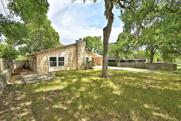 2002 Rabb RD, Austin, TX 78704