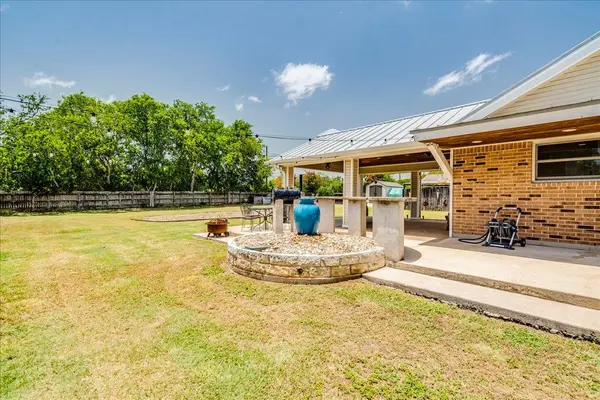 301 Verbena DR, Kyle, TX 78640