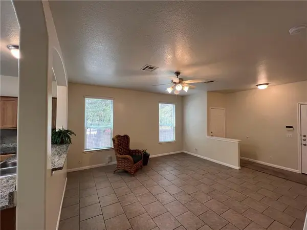2400 Allred DR #B, Austin, TX 78748