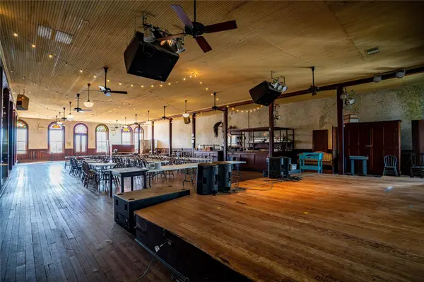 531 N Main ST, Schulenburg, TX 78956