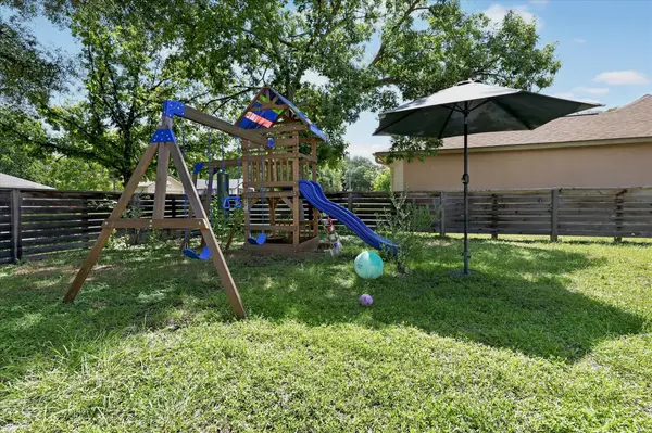 1213 Dunstan DR, Austin, TX 78745