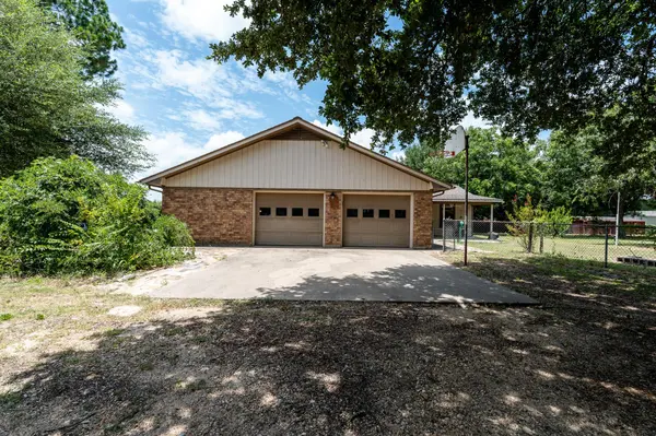 531 Sierra DR, Rockdale, TX 76567
