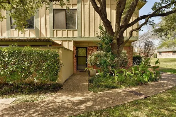 900 W Village LN, Austin, TX 78758