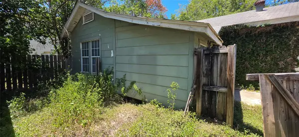 125 S Bishop ST, San Marcos, TX 78666