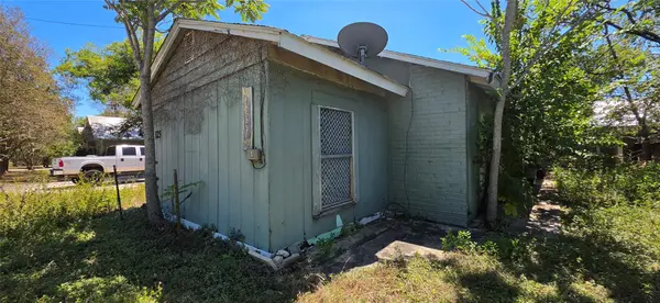125 S Bishop ST, San Marcos, TX 78666