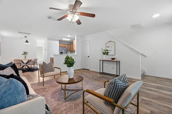 2301 Melissa Oaks LN, Austin, TX 78744