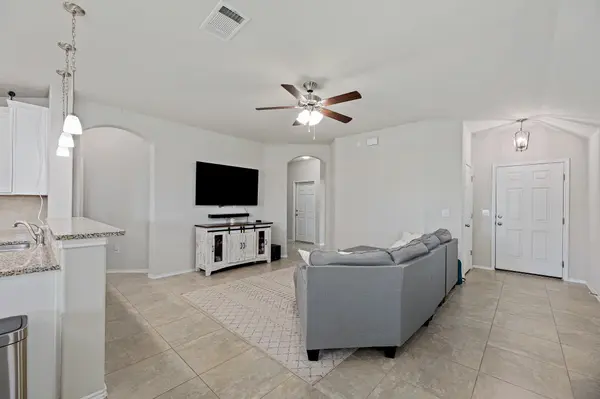 382 Limerick RD, Buda, TX 78610