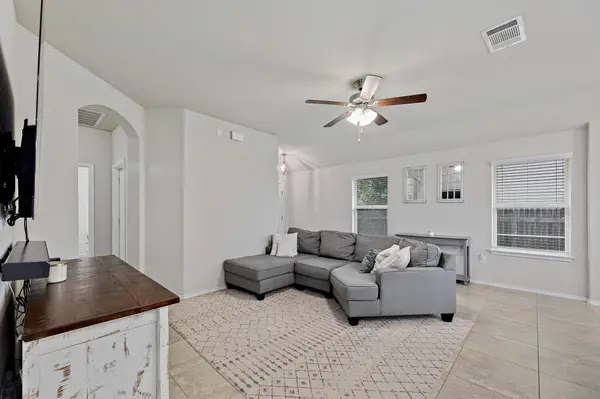 382 Limerick RD, Buda, TX 78610